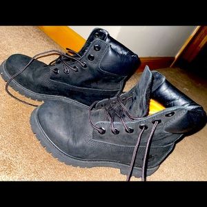 Women black timberlands
